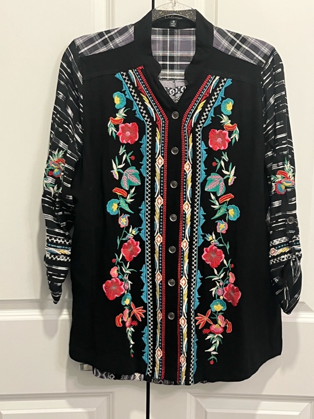 Calessa Embroidered Floral Plaid Top Women’s Medium 100% Cotton Boho